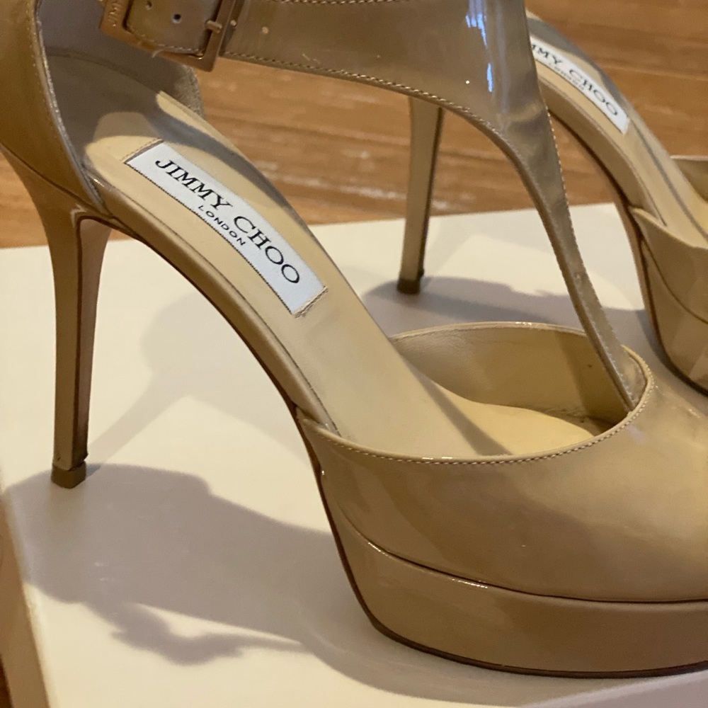 Jimmy Choo Patent leather Nude. Original box..